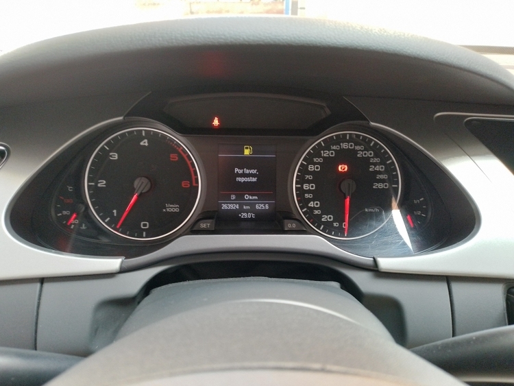 Audi A4 Basis Quattro foto 10