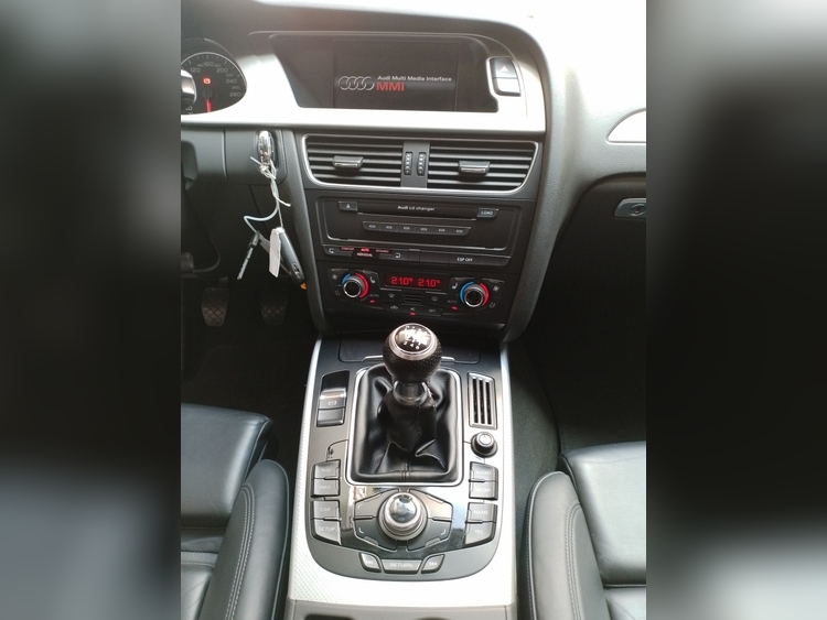 Audi A4 Basis Quattro foto 11