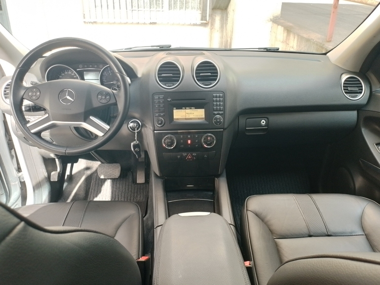 Mercedes-Benz Clase M ML 320 CDI (164.122) foto 11