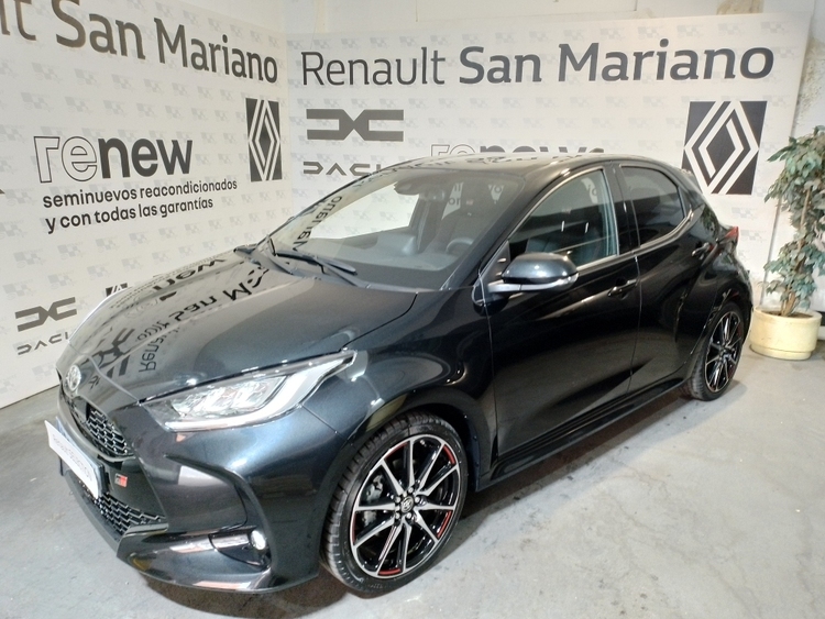 Toyota Yaris Hybrid GR Sport foto 2