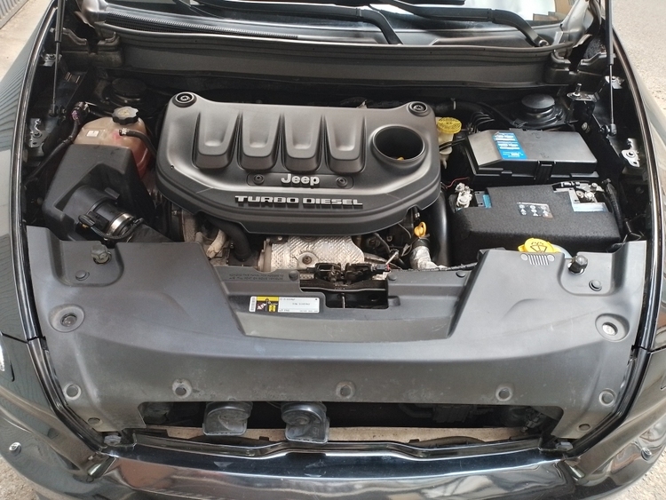 Jeep Cherokee 75 Aniv Auto 4x4 foto 15