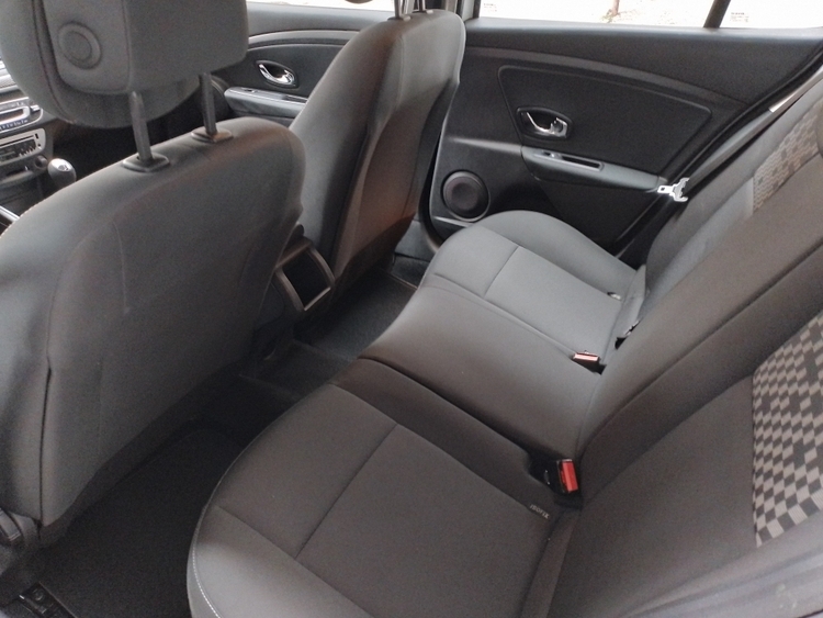 Renault Megane Expression foto 9