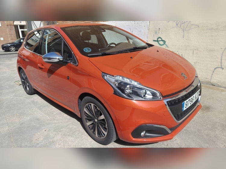 Peugeot 208 Peugeot 208 1.2 PureTech 110 Tech Edition foto 4