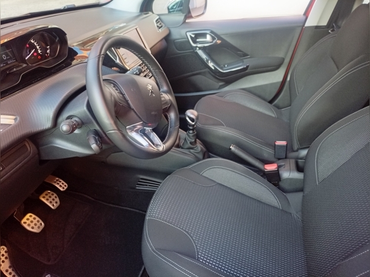 Peugeot 208 Peugeot 208 1.2 PureTech 110 Tech Edition foto 6