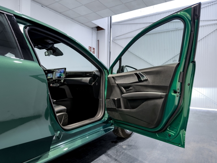 Renault Clio VI 160 E-Tech Full Hybrid Evolution foto 34