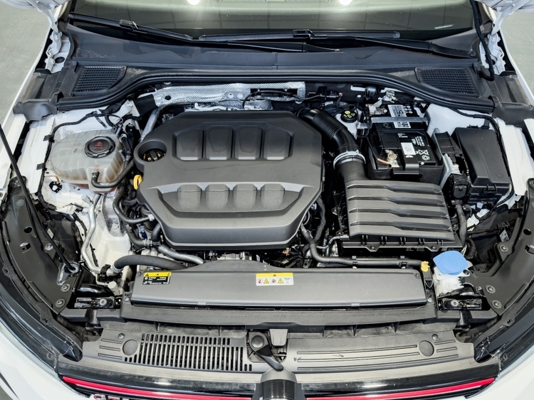 Volkswagen Golf VIII GTI foto 25